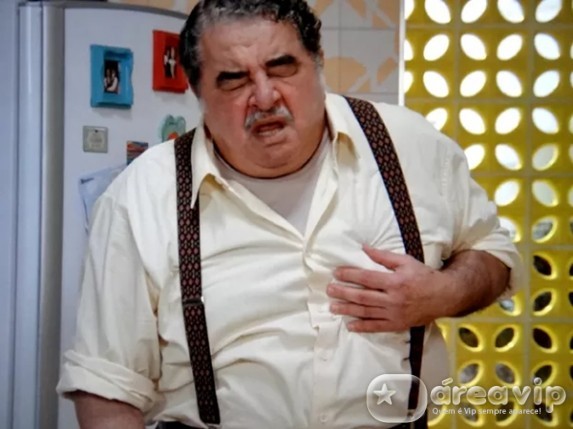 Alto Astral - Vicente passa mal Foto: TV Globo