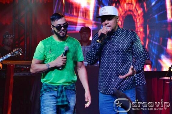 Famosos curtem o show de Naldo Benny