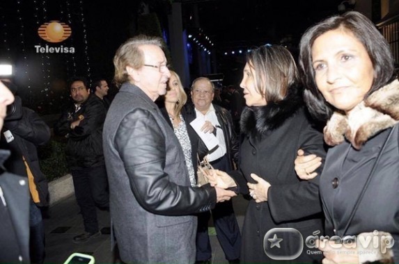 Carlos Villagran e Florinda Meza Reprodução/Facebook/CarlosVillagran