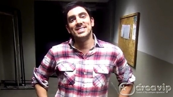 Marcelo Adnet tenta emplacar talk show na Globo no lugar de Jô Soares