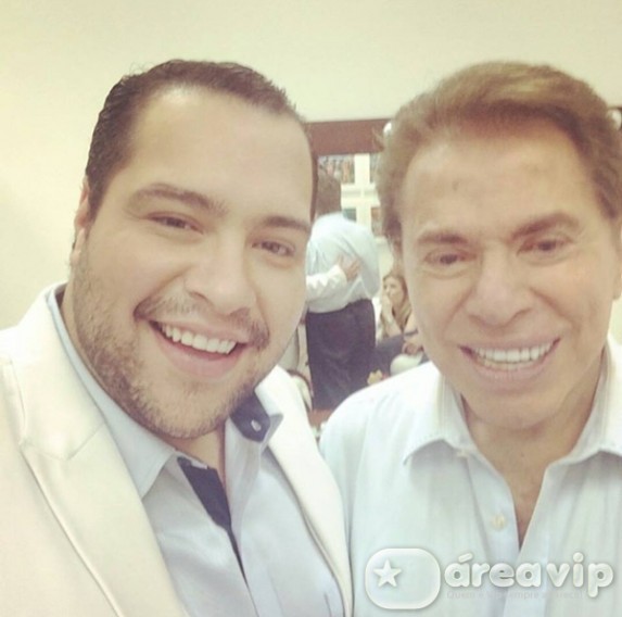 Tiago Abravanel e Eliana parabenizam o SBT por homenagem aos 50 anos da Globo