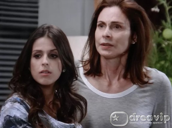 Alto Astral - Ursula finge estar arrasada Foto: TV Globo