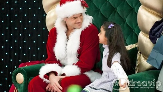 Sessão da Tarde exibe o filme ‘Procura-se um Papai Noel Desesperadamente’