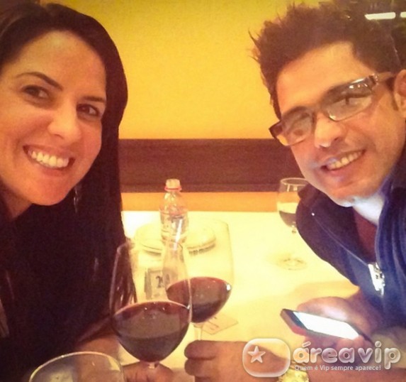 Zezé Di Camargo diz que pediu para Graciele congelar óvulos e que pode reverter sua vasectomia