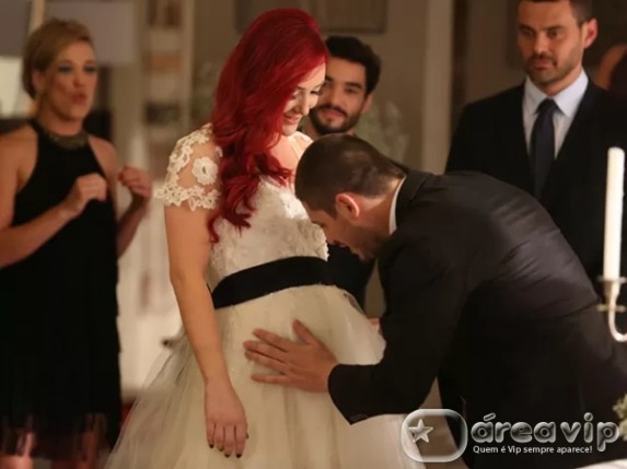 Imperio - Joao Lucas se emociona em casamento Pedro Curi/ Gshow