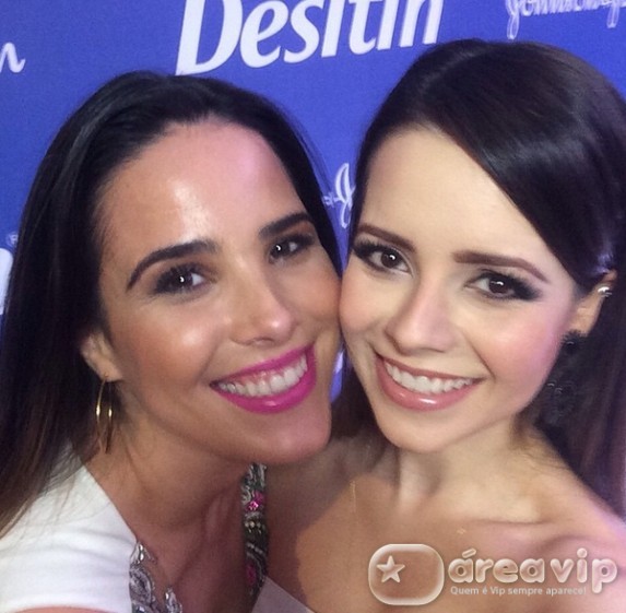 Sandy e Wanessa participam de evento em Sampa