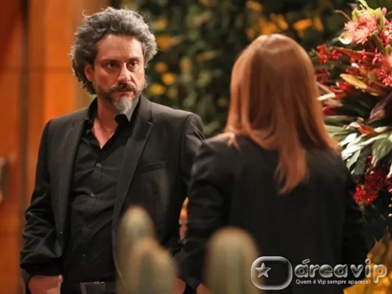 imperio - Comendador procura Isis no restaurante Pedro Curi/ Gshow