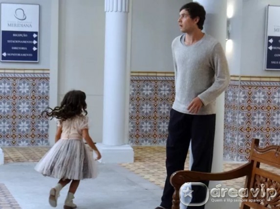 Alto Astral - Caique foge da clinica Foto: Gshow