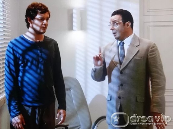 Alto Astral - Castilho reaparece para Caique Foto: TV Globo