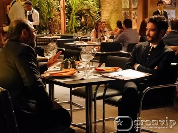 Imperio - Ze Pedro vende diamante rosa Guilherme Souza/ Gshow