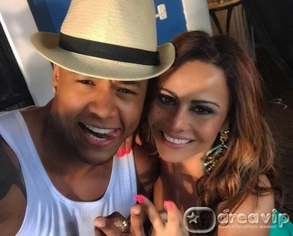 Léo Santana lança clipe com Viviane Araújo – Confira!