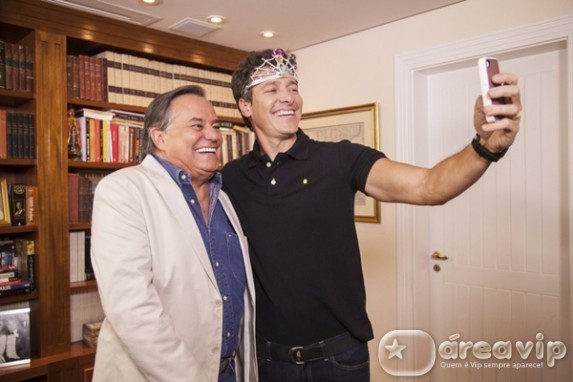 Faro ‘enlouquece’ e paga mico com Ronnie Von, na ‘Hora do Faro’