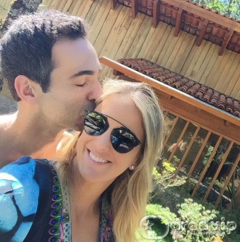 César Tralli e Ticiane Pinheiro comemoram um ano de namoro