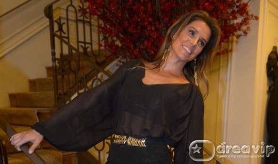 Grávida, Deborah Secco revela o sexo do bebê