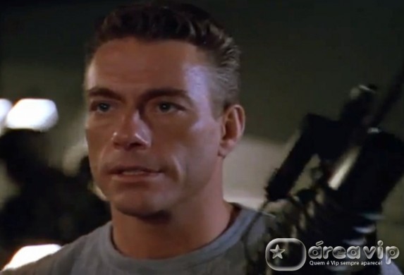 Cine Espetacular exibe o filme ‘Soldado Universal: o Retorno’