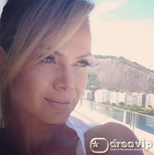 Eliana estaria namorando diretor da Globo