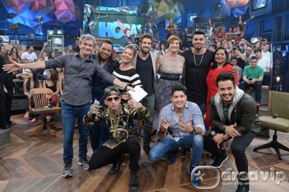 Fernanda Souza, Rafael Cardoso, Naldo Benny e suas respectivas sogras participam do ‘Altas Horas’