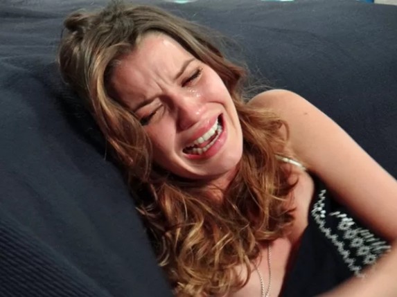 Alto Astral - Laura chora Gabriela Duarte / Gshow