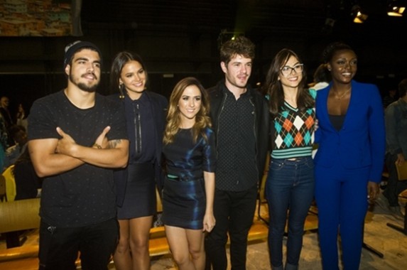 Caio Castro, Bruna Marquezine, Tata Werneck, Mauricio Destri, Maria Casadevall e Lesliana Pereira Globo/João Miguel Júnior