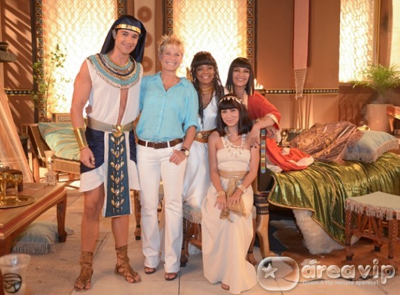 Xuxa visita os estúdios da Record no Rio