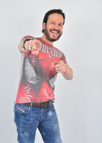 Celso Zucatelli faz enquete nas redes sociais