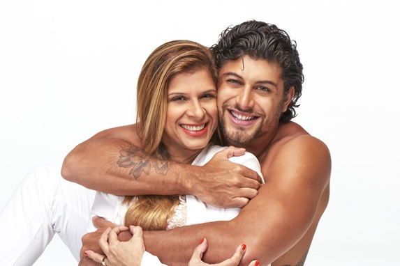 Jesus Luz faz ensaio ao lado da mãe