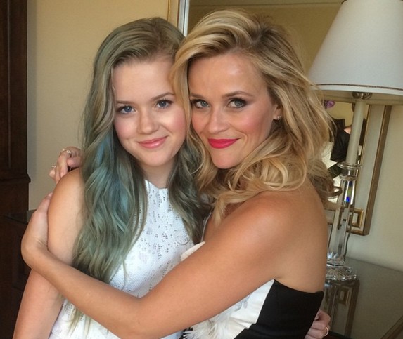 Reese Witherspoon com Ava Reprodução/Instagram/reesewitherspoon