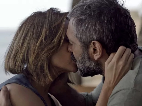 Sete Vidas - Miguel beija Marina Foto: TV Globo