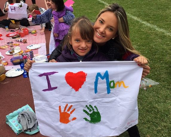 Ticiane Pinheiro mostra presente que ganhou da filha pelo Dia das Mães