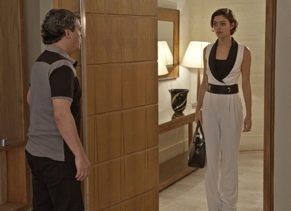 Alice procura Evandro