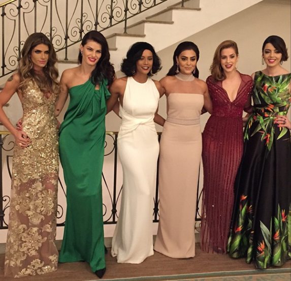 Confira o look dos famosos em noite de premiação no Rio