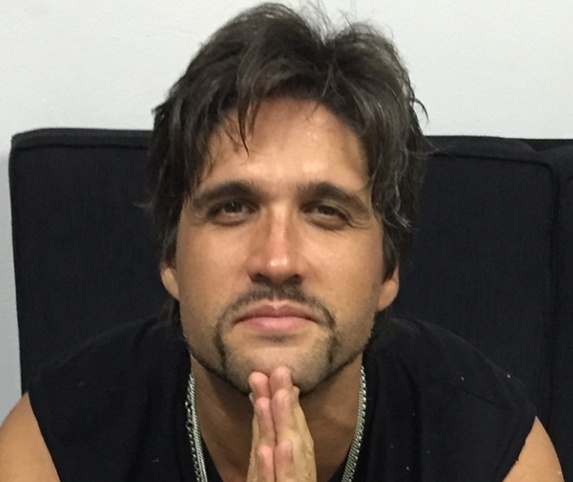 Leo que faz dupla com Victor será pai pela terceira vez