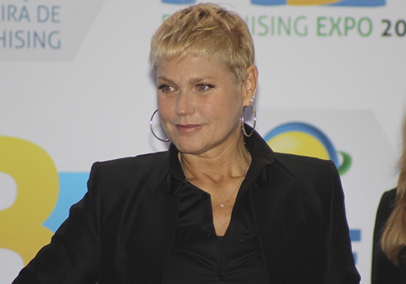 Xuxa participa de feira de franquias em São Paulo
