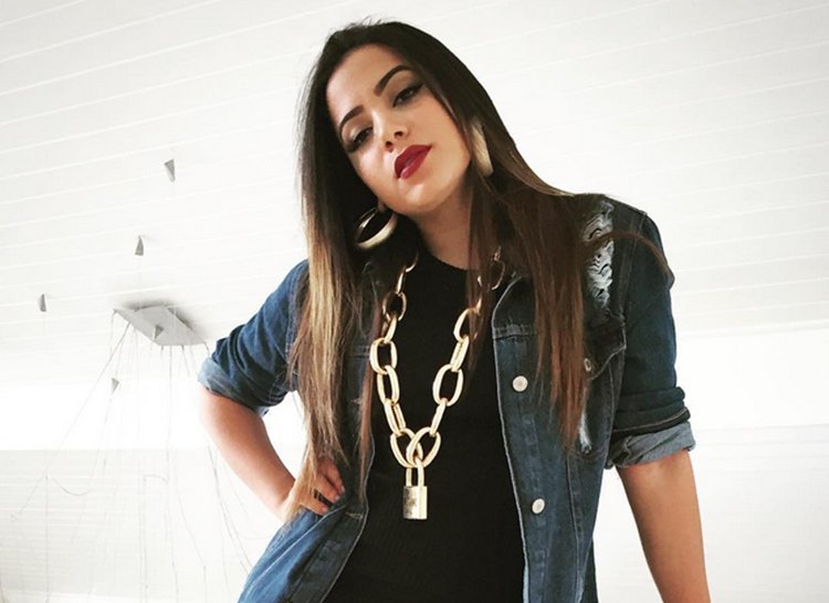 Anitta é processada por danos morais