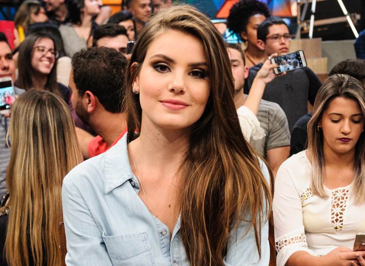 Jô Soares entrevista Camila Queiroz