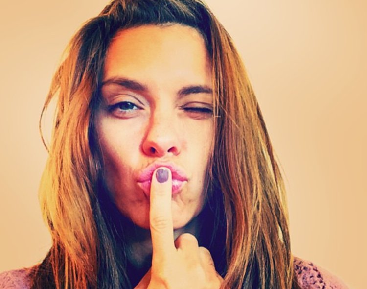 Carolina Dieckmann responde alfinetada de Luana Piovani