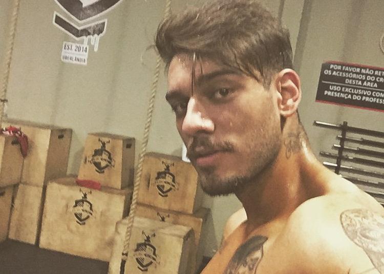 Lucas Lucco aluga mansão por um ano