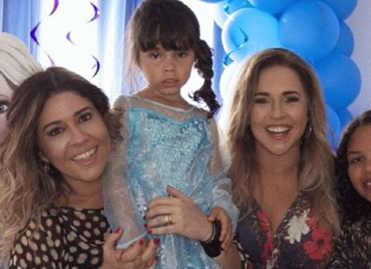 Mulher e filha de Daniela Mercury sofrem acidente em Salvador