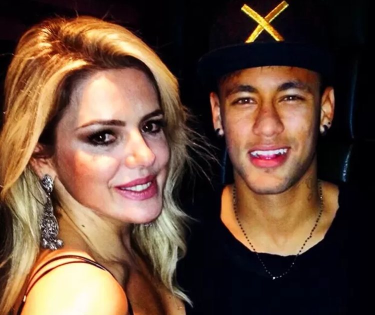 Mari Alexandre enche Neymar de elogios