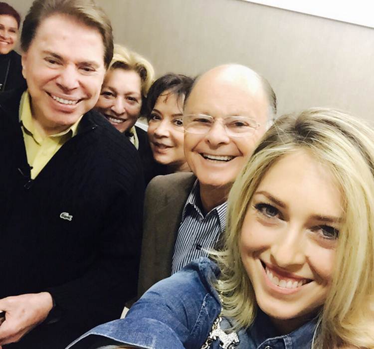 Silvio Santos - Iris - Edir Macedo e sua esposa e filha Reprodução/Facebook/Bispo Edir Macedo