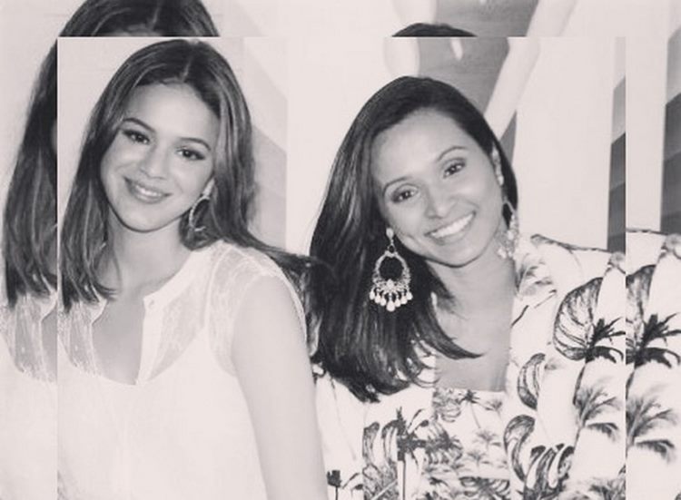Bruna Marquezine e Thaíssa Carvalho comemoram aniversário juntas