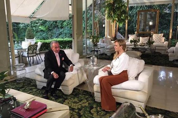 Eliana visita a mansão de Chiquinho Scarpa