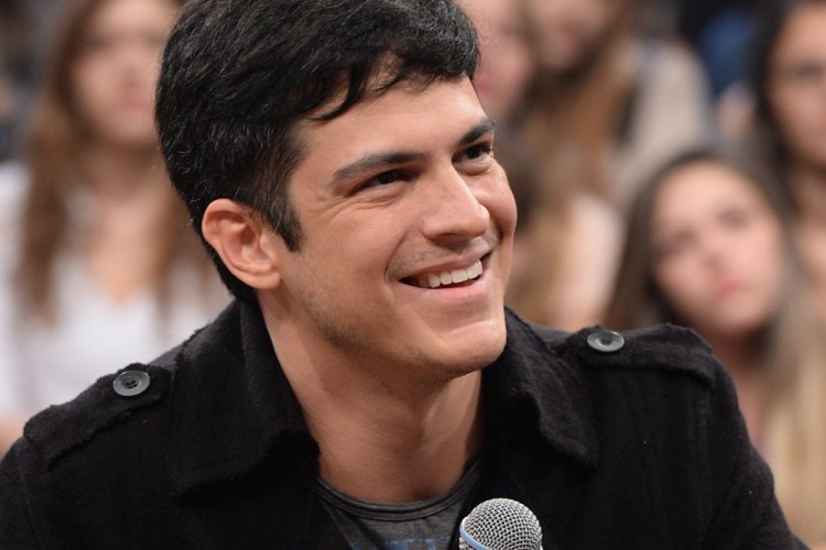 Mateus Solano fará par romântico com Thaila Ayala em longa - Portal Área VIP