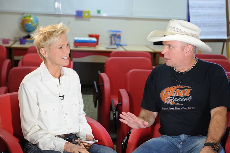 Xuxa estreia quadro – Confira as atrações do próximo programa!