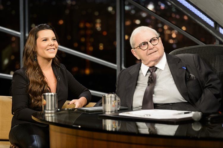 Fernanda Souza recorda momentos da infância no Programa do Jô