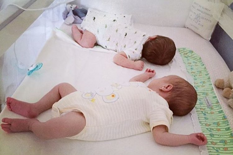 Luana Piovani posta foto dos filhos gêmeos