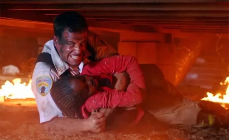 Sessão da Tarde exibe o filme ‘À Prova de Fogo’