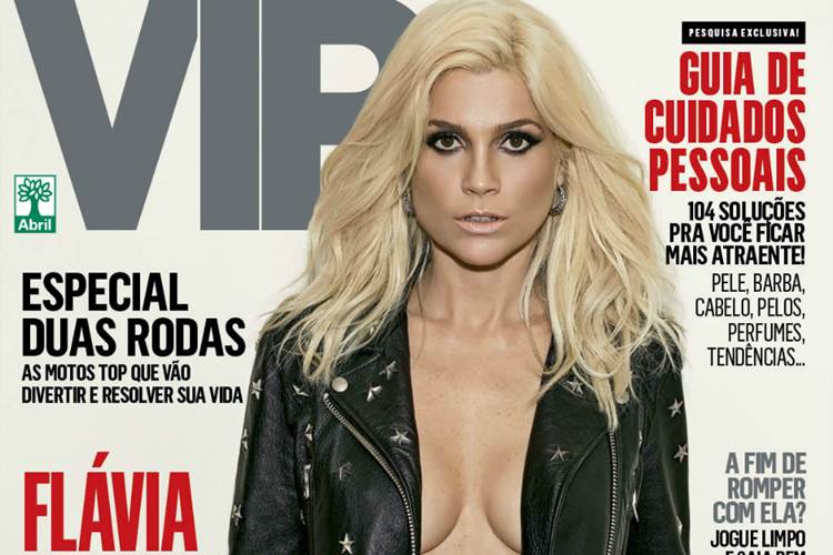 Flávia Alessandra exibe corpão em capa de revista