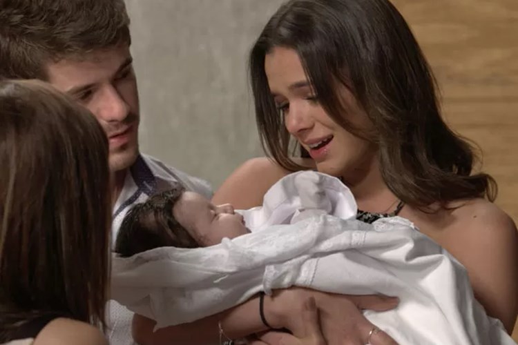 I Love Paraisopolis - Mari conhece Maria, filha de Ben e Margot TV Globo/Reprodução