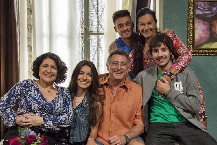 Jorge é intimado pelo atropelamento de Ciça